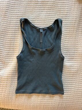 SKIMS Ribbed Scoop Tank Top - Slate blue
